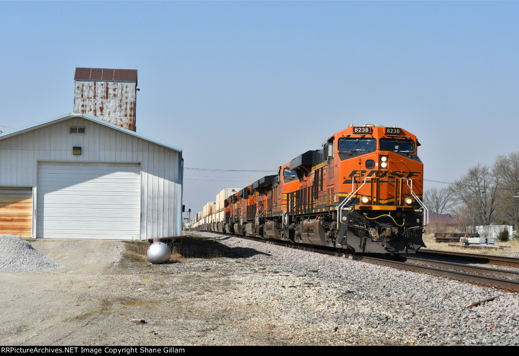 BNSF 8238